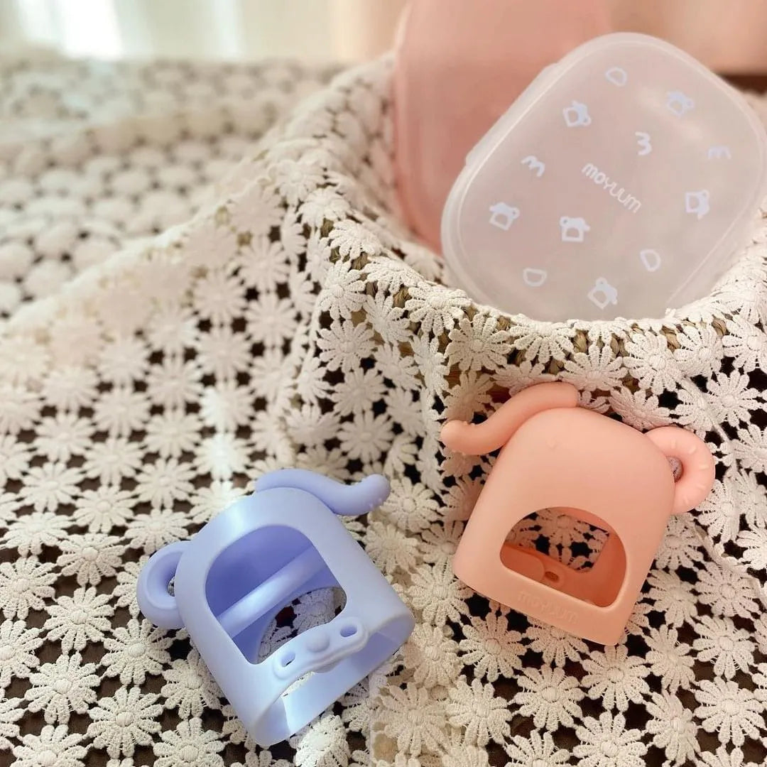 Silicone Elephant Wrist Teether: Adjustable, Hands-Free & Safe.